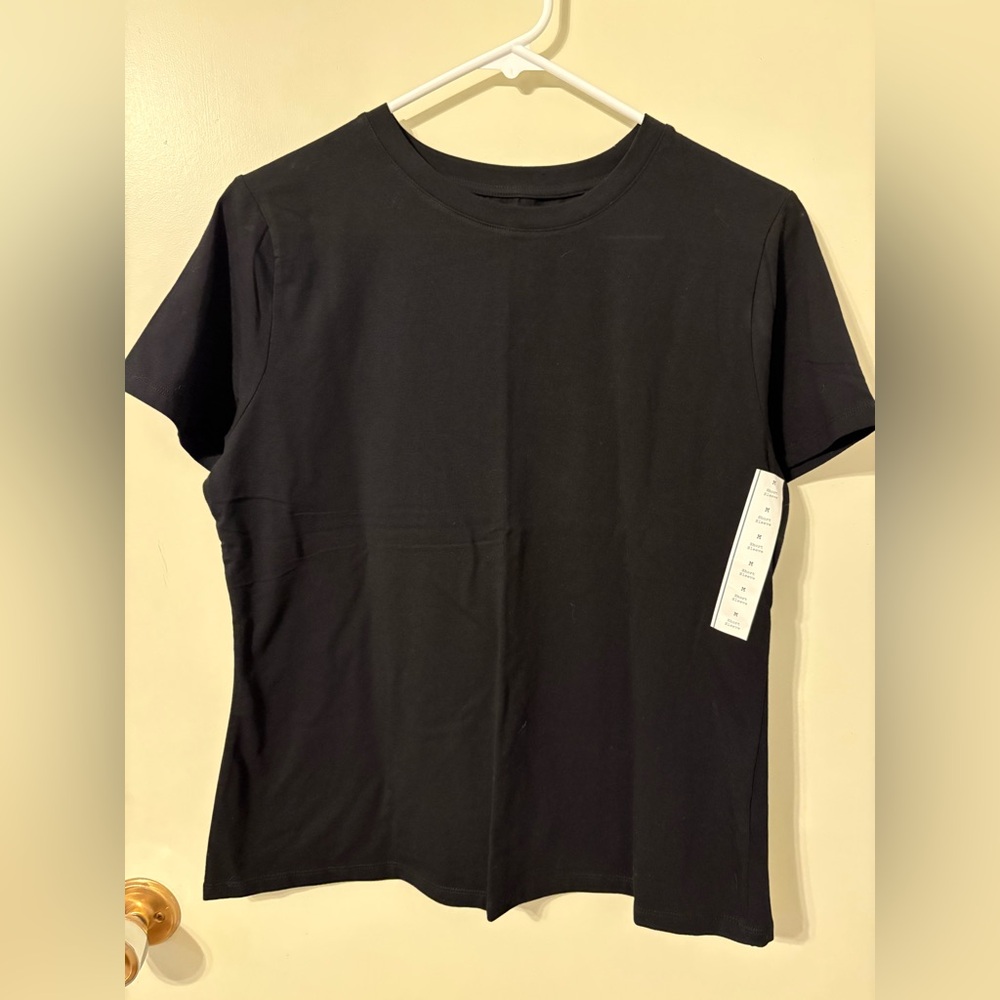 Women’s short sleeve t-shirt A New Day whit and black medium.